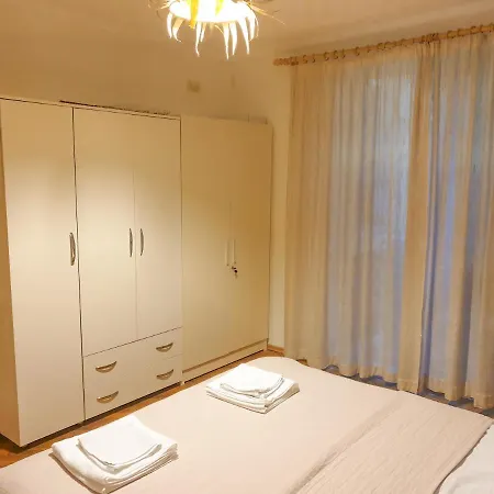 Limehouse Skanderbeg Square Center Apartamento Tirana